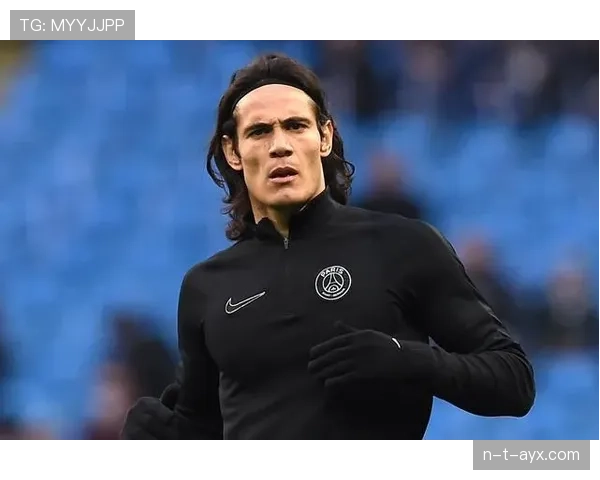 卡瓦尼全能锋线技艺重塑比赛格局,技术全面性引足坛关注 卡瓦尼全能锋线技艺重塑比赛格局,技术全面性引足坛关注