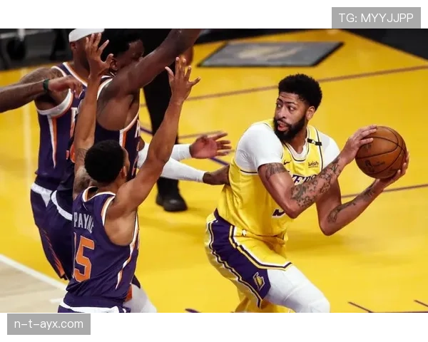 戴维斯联赛新星闪耀，球队战绩稳步攀升引热议