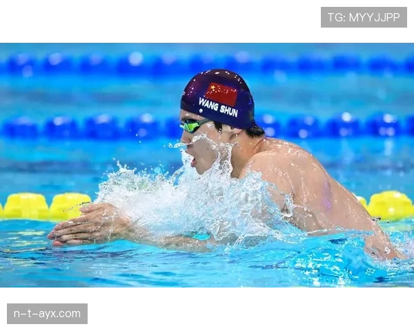 汪顺赛场上全神贯注，私下竟然这么会宠娃，看着不像游泳运动员啊！